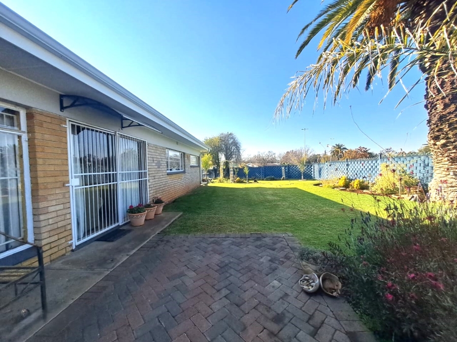 To Let 4 Bedroom Property for Rent in Fichardt Park Free State